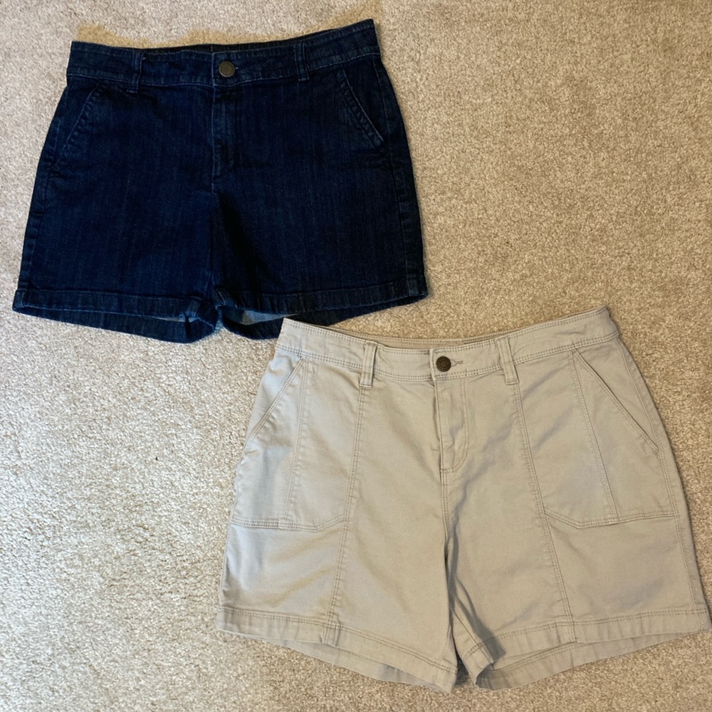 Two pair shorts size 6. Excellent condition. Liz Claiborne & style & Co.